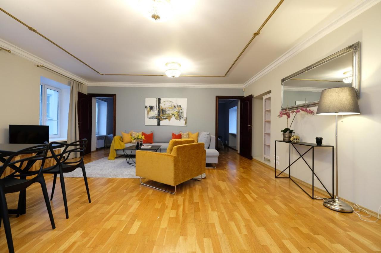 Tallinn City Apartments - 2 Bedroom On Old Town Main Street Viru Екстериор снимка